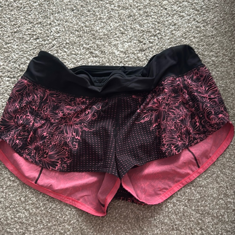 EUC Lululemon Speed up Floral Pink Colorful Shorts Size 8